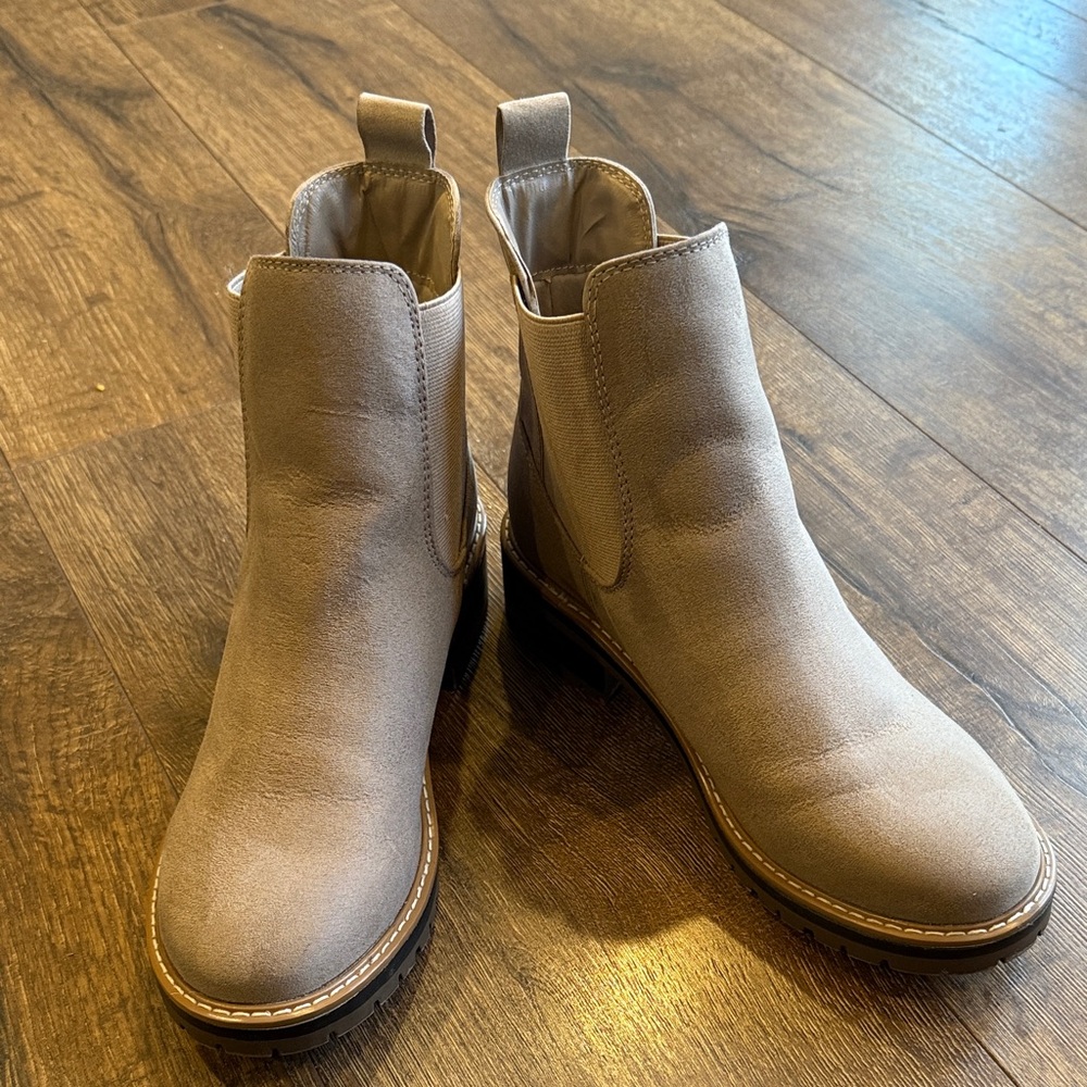 Kensie Light Brown Ankle Booties